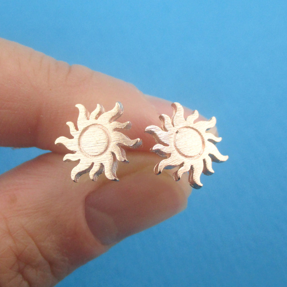 Classic Minimal Sun Ray Sun Shaped Round Stud Earrings in Silver or Gold