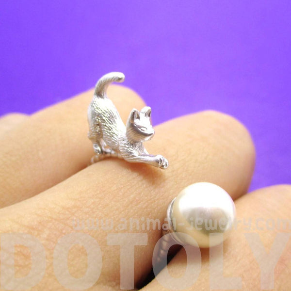 Tabby Cat Playing With a Ball of Yarn Shaped Animal Ring in Silver
