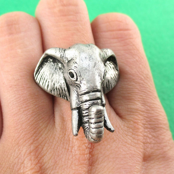 Huge Cream Elephant Head Ring - Lucite Animal Kitsch Retro Statement Jewelry