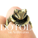 Frog Toad Animal Wrap Around Hug Ring in Brass - Size 4 to 9 Available | DOTOLY