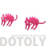 Petrified Scaredy Kitty Cat Animal Stud Earrings in Pink | DOTOLY | DOTOLY