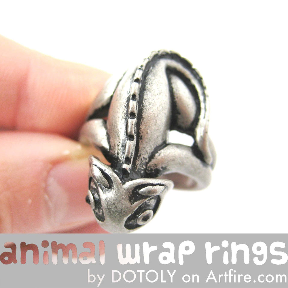 3D Adjustable Iguana Chameleon Animal Wrap Around Hug Ring in Silver | Animal Jewelry | DOTOLY