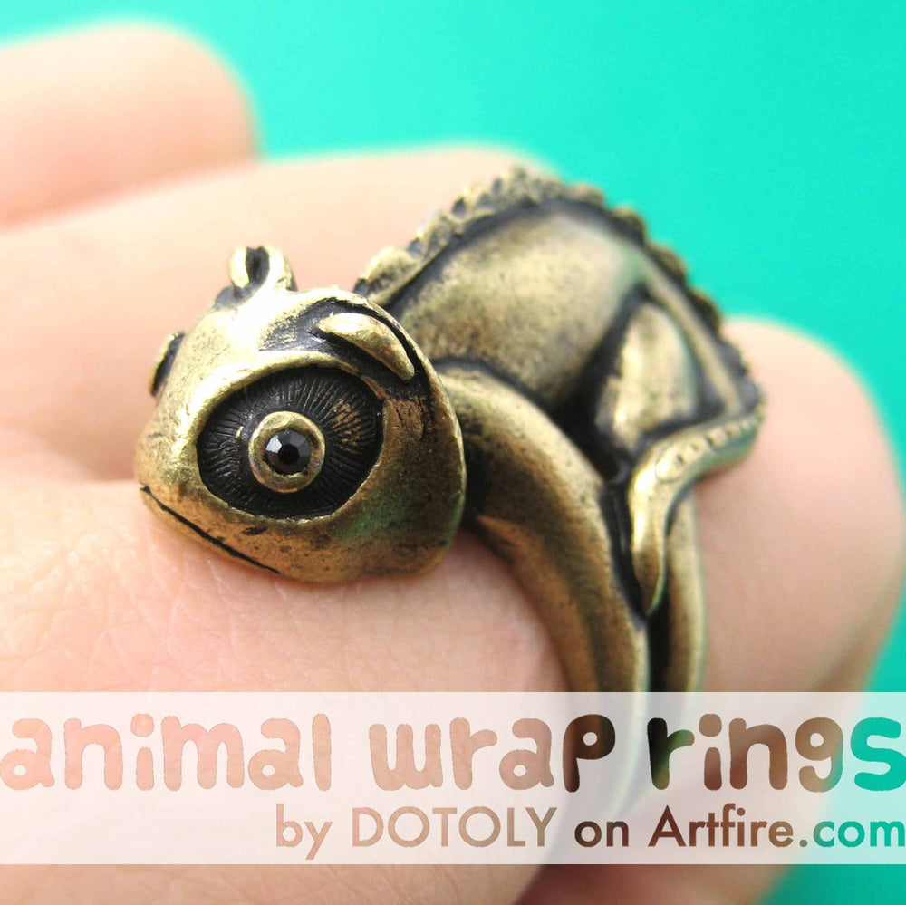 3D Adjustable Iguana Chameleon Animal Wrap Around Hug Ring in Brass | DOTOLY