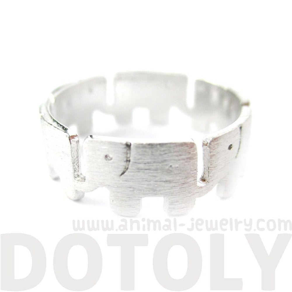 Baby Linked Elephant Parade Animal Ring in Silver | US Size 6 and 6.5 Only | DOTOLY