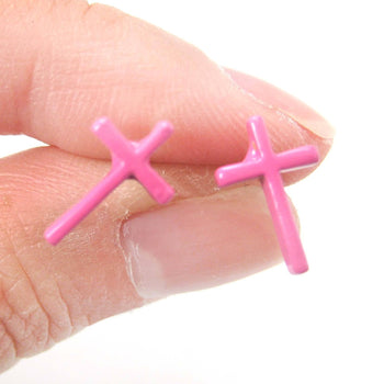 classic-small-cross-shaped-stud-earrings-in-pink-enamel-dotoly