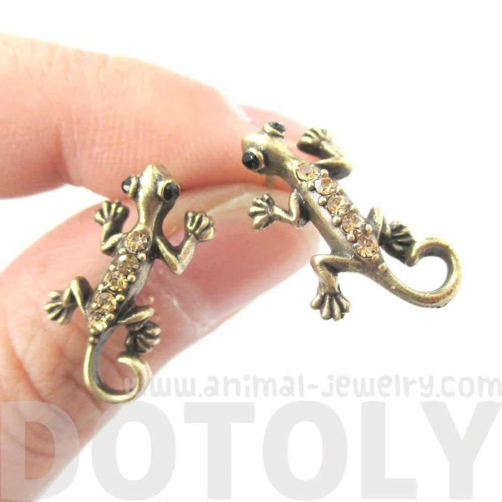 Detailed Gecko Lizard Shaped Stud Earrings in Brass with Rhinestones