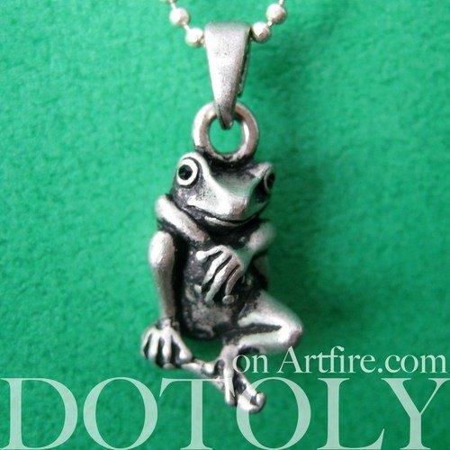 Realistic Frog Animal Pendant Necklace in Silver | Animal Jewelry | DOTOLY