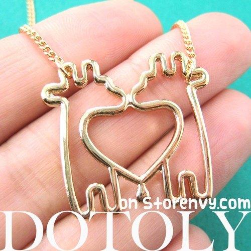 simple-giraffe-heart-love-animal-charm-outline-necklace-in-gold