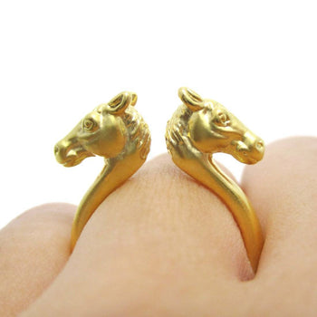 3D Double Horse Pony Head Shaped Sleek Ring in Gold