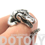 large-crocodile-alligator-dragon-animal-wrap-around-hug-ring-in-shiny-silver-size-4-to-9