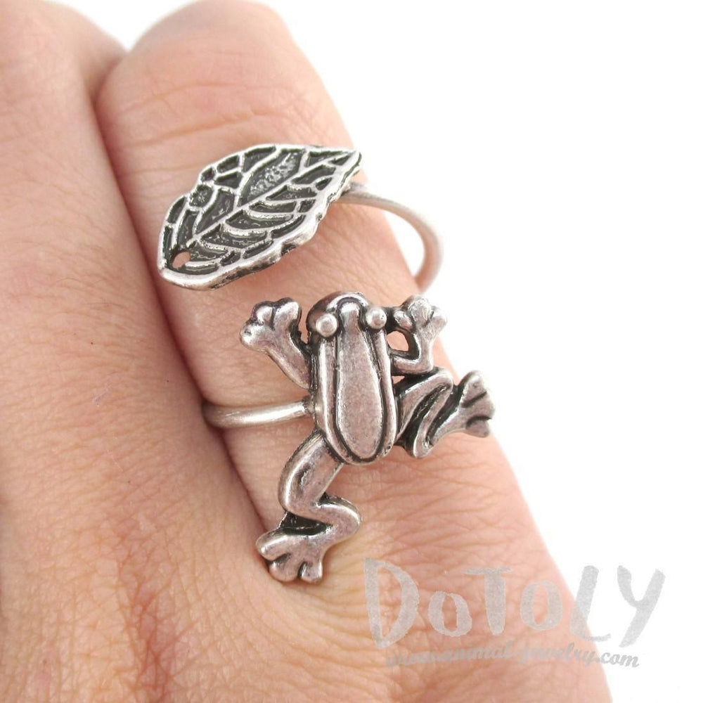 Large Tree Frog and Leaf Adjustable Wire Wrap Ring in Silver | DOTOLY