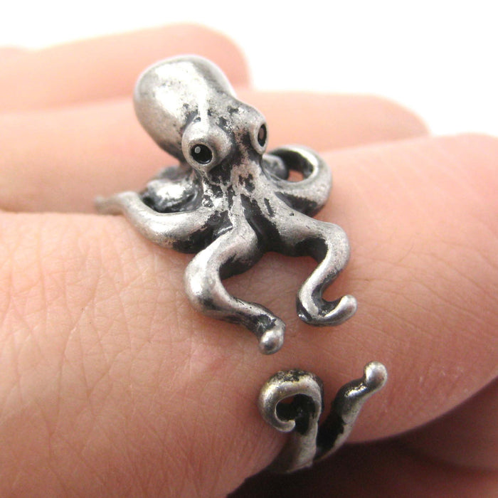 Octopus Squid Sea Animal Wrap Around Hug Ring in Silver - Size 4 to 9 | DOTOLY