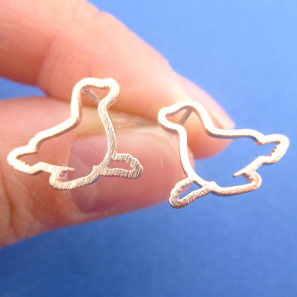 Minimal Sea Lion Seal Outline Shaped Stud Earrings for Women | DOTOLY