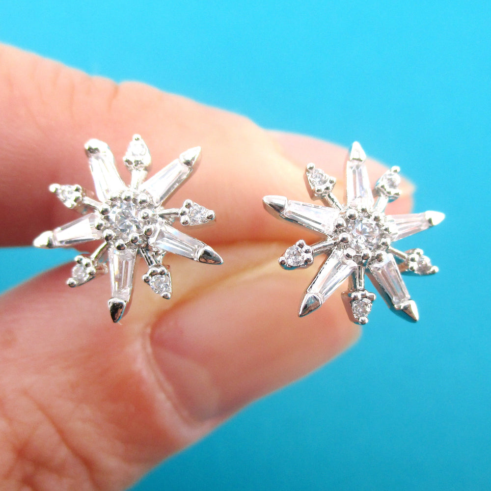 Shiny Rhinestone Sirius Star Shaped Stellar Space Themed Stud Earrings in Silver