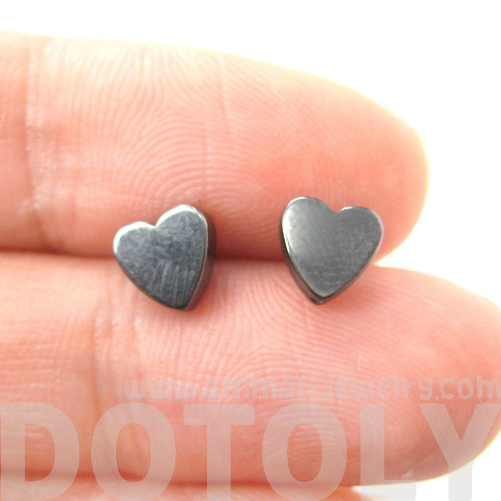 Tiny Classic Heart Shaped Stud Earrings in Gunmetal Silver | DOTOLY | DOTOLY