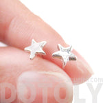 Tiny Classic Star Shaped Simple Stud Earrings in Silver | DOTOLY | DOTOLY