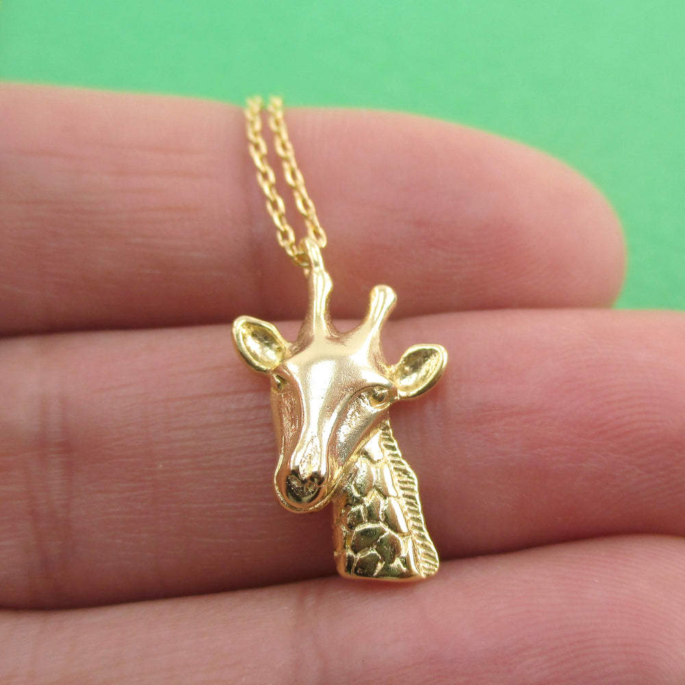 3D Detailed Miniature Giraffe Shaped Animal Jewelry Pendant Necklace in Gold