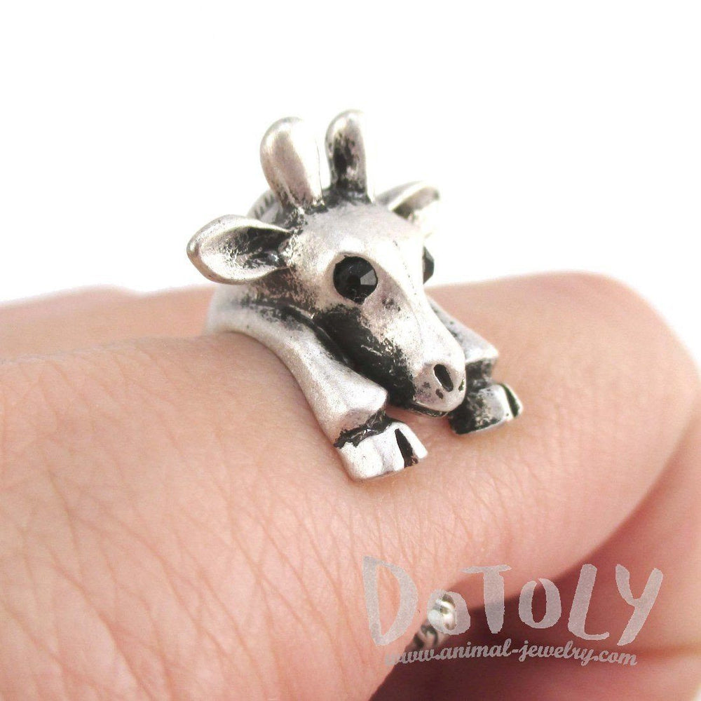 3D Giraffe Wrapped Around Your Finger Animal Ring in Silver | DOTOLY