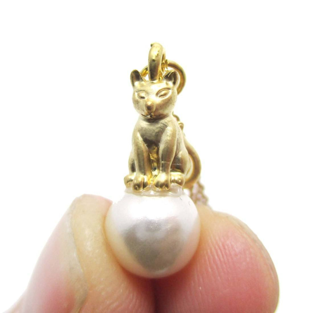 3D Kitty Cat Animal Totem Charm Necklace in Gold | DOTOLY | DOTOLY