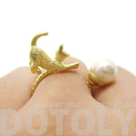 3D Kitty Cat Chasing a Pearl Ball Shaped Animal Ring in Gold | DOTOLY