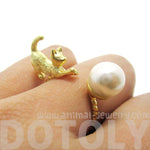 3D Kitty Cat Chasing a Pearl Ball Shaped Animal Ring in Gold | DOTOLY