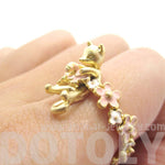 3D Kitty Cat Shaped Animal Ring on a Floral Band in Gold | DOTOLY