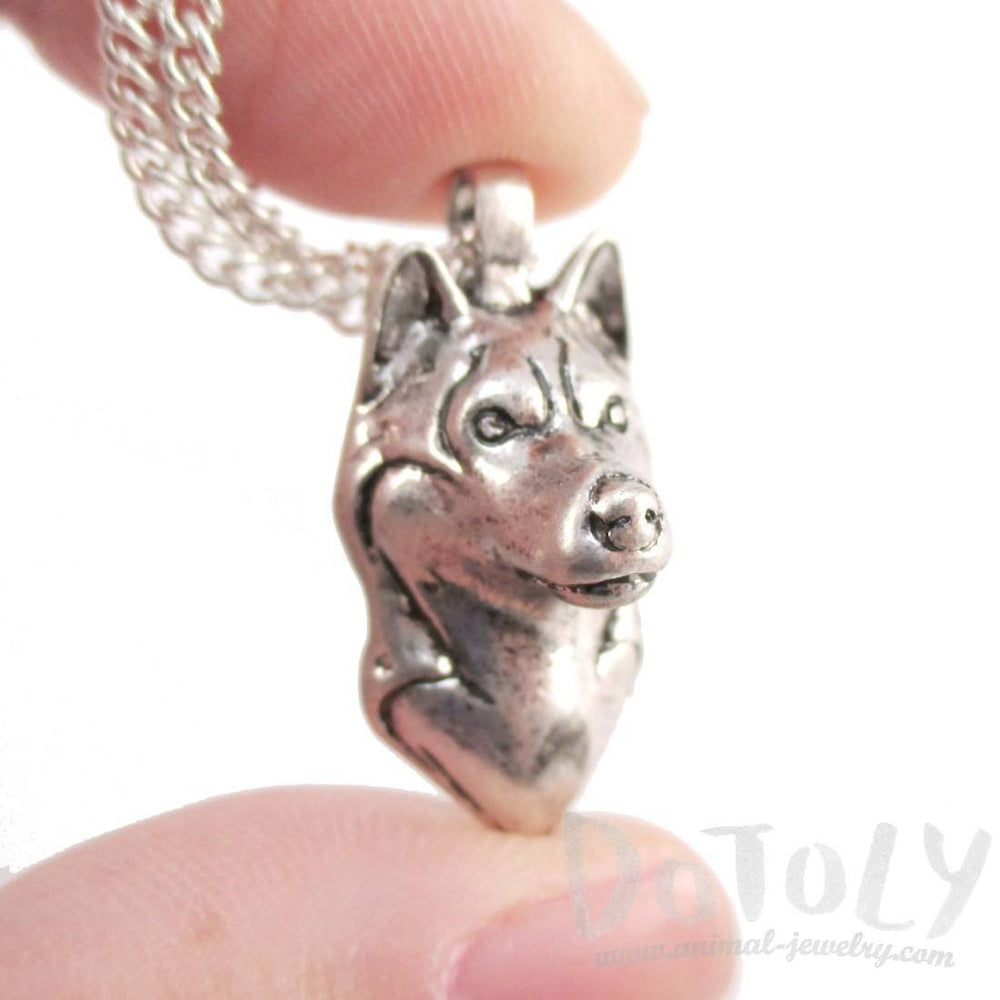 3D Lifelike Siberian Husky Face Shaped Pendant Necklace | Jewelry for Dog Lovers | DOTOLY