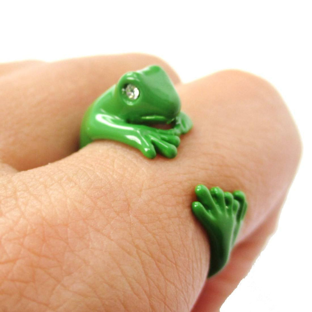 3D Lizard Gecko Frog Shaped Animal Wrap Around Ring in Green | Size 4 to 9 Available | DOTOLY