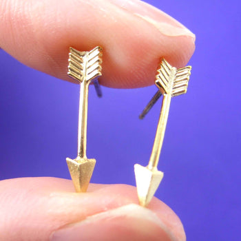 Realistic Arrow Shaped Stud Earrings in Gold | ALLERGY FREE | DOTOLY
