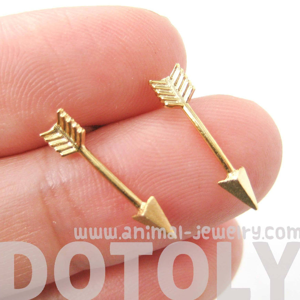 Realistic Arrow Shaped Stud Earrings in Gold | ALLERGY FREE | DOTOLY