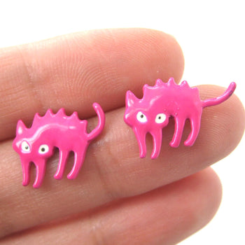 Petrified Scaredy Kitty Cat Animal Stud Earrings in Pink | DOTOLY | DOTOLY