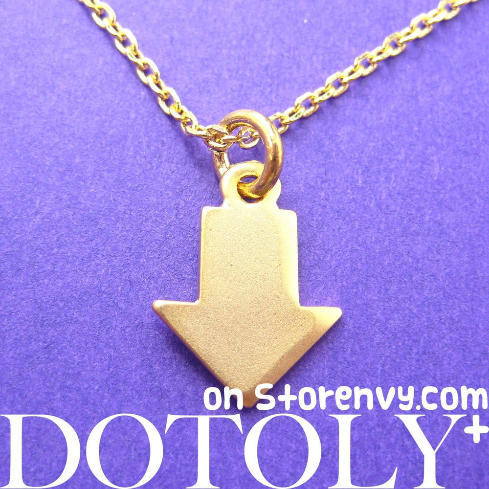 Simple Arrow Shaped Charm Pendant Necklace in Gold | DOTOLY | DOTOLY