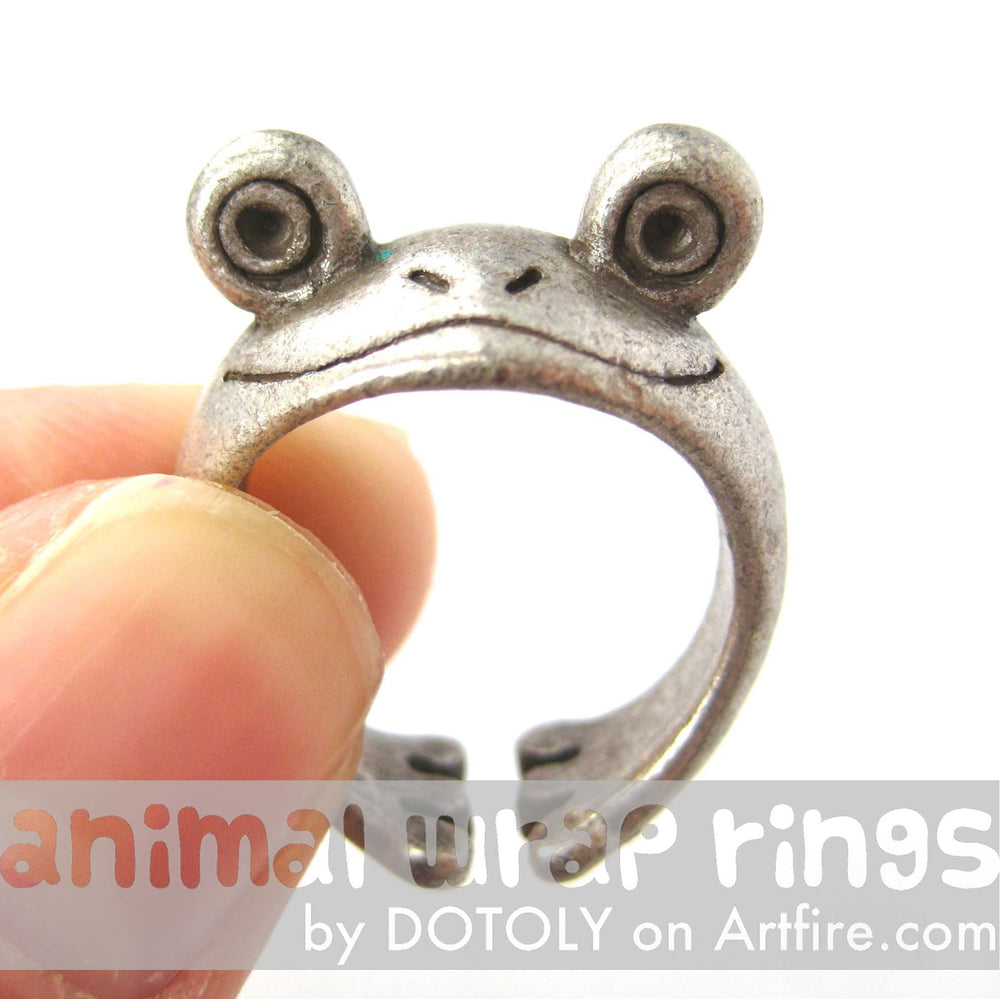 Froggy Googly Eyed Animal Wrap Ring in Silver - Sizes 5 and 6 Only | DOTOLY