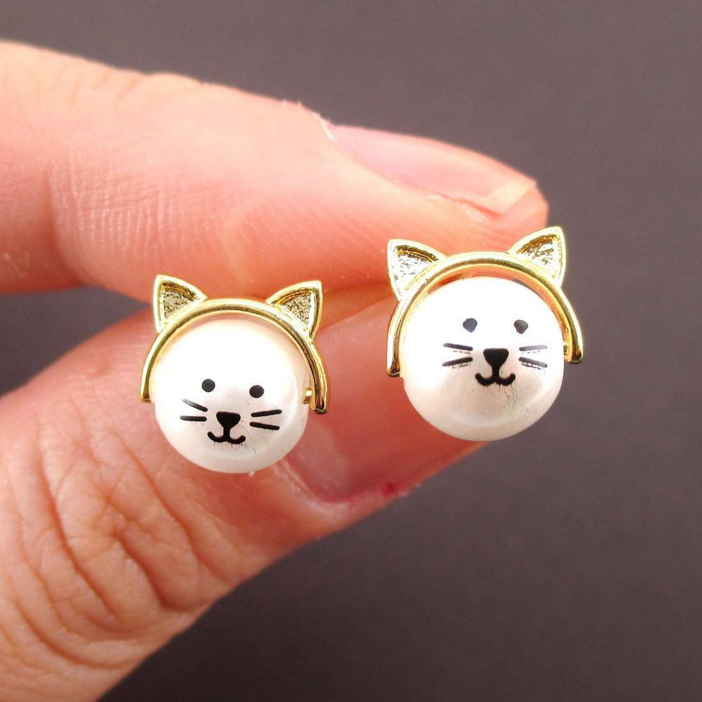 Adorable Kitty Cat Face Shaped Pearl Stud Earrings in Gold | DOTOLY | DOTOLY