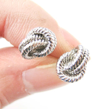 classic-nautical-themed-rope-knot-shaped-stud-earrings-in-silver