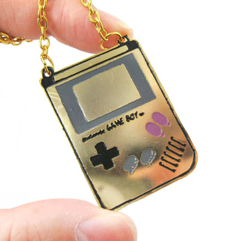 classic-nintendo-gameboy-console-shaped-pendant-necklace-limited-edition