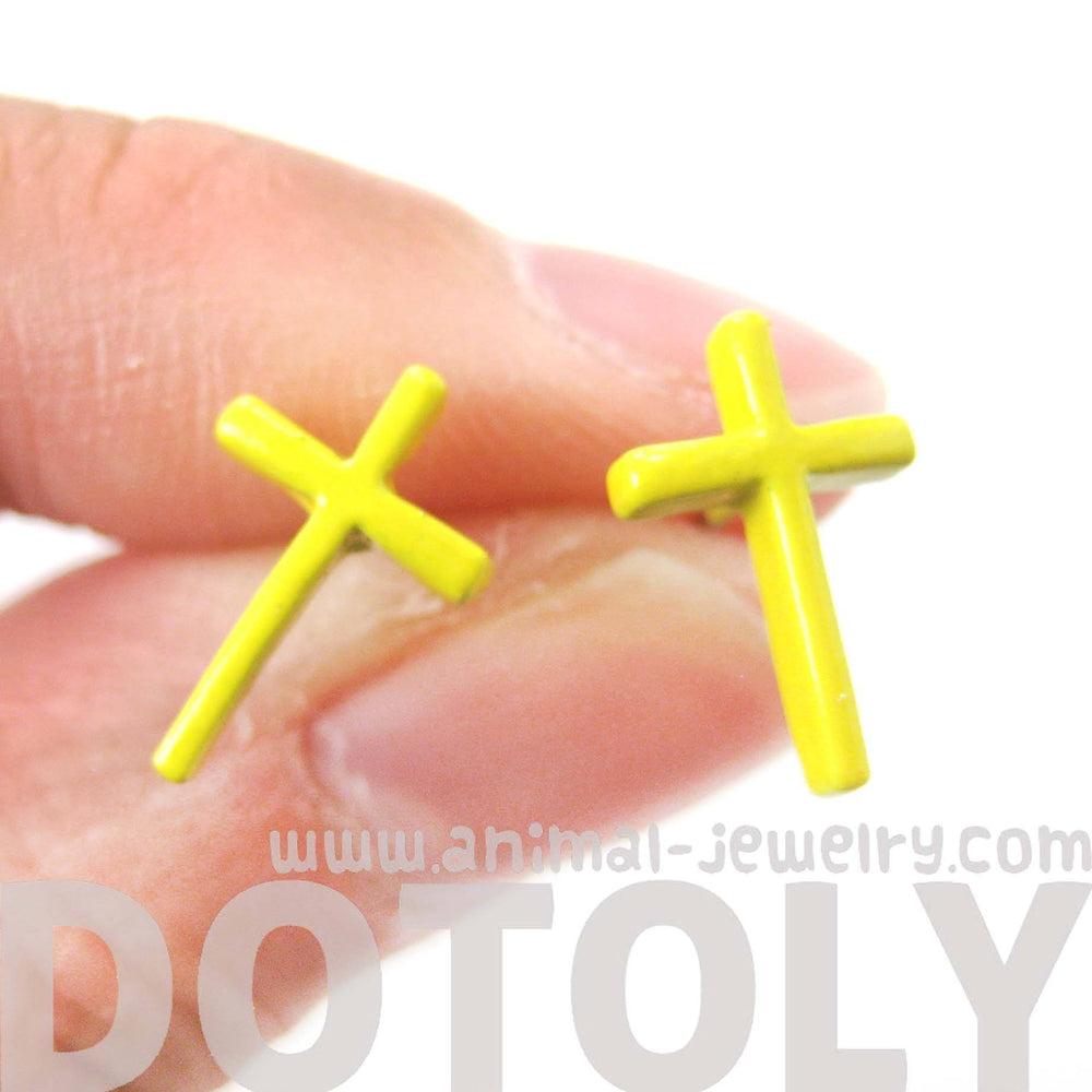 classic-small-cross-shaped-stud-earrings-in-yellow-enamel-dotoly
