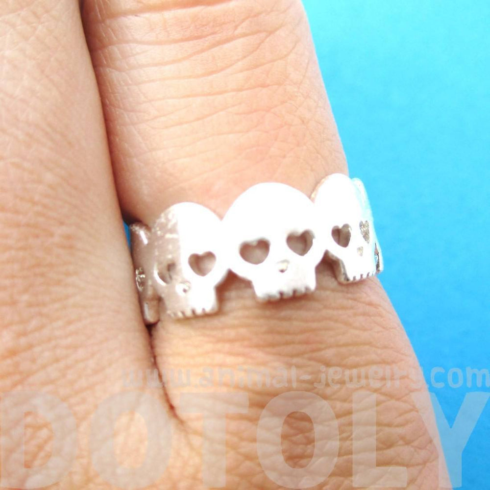 Connected Skeleton Skull with Hear Shaped Eyes Ring in Silver | DOTOLY