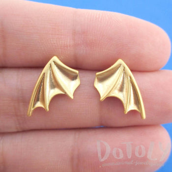 Detailed Bat Wings Shaped Stud Earrings in Gold