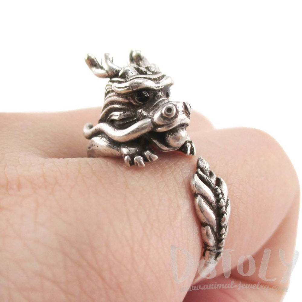 Detailed Dragon Shaped Animal Hugging Your Finger Ring in Silver