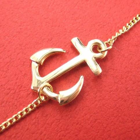 simple-anchor-nautical-navy-inspired-necklace-in-gold