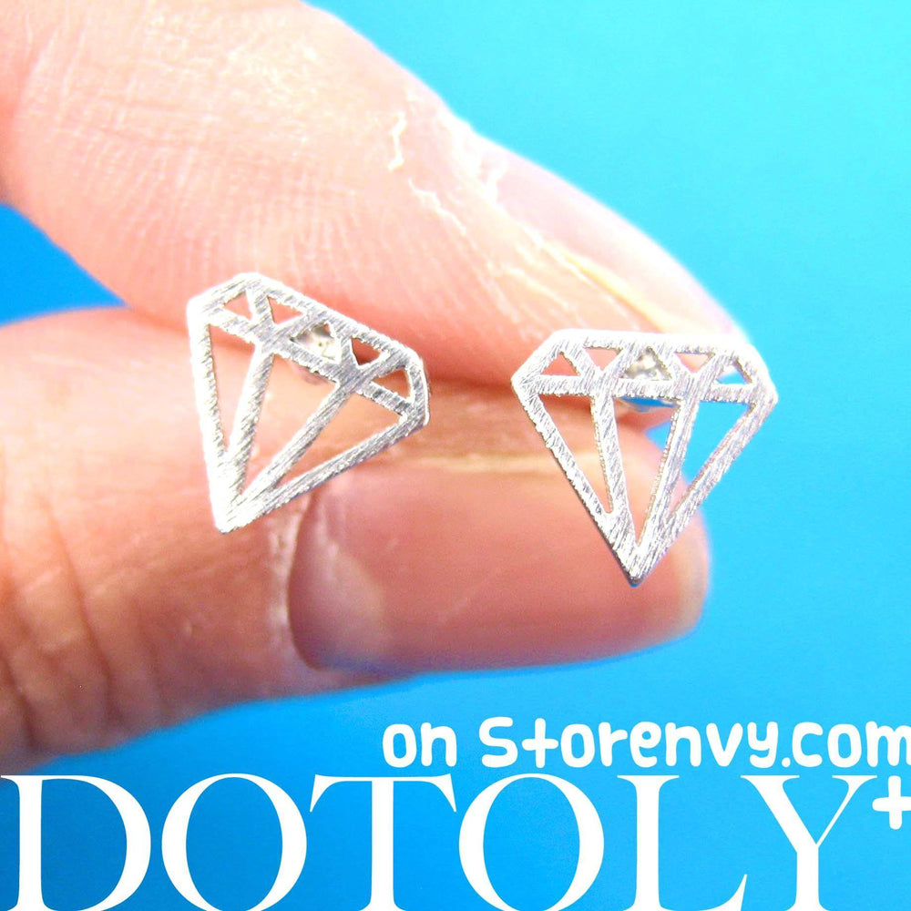 diamond-shaped-stud-earrings-in-silver