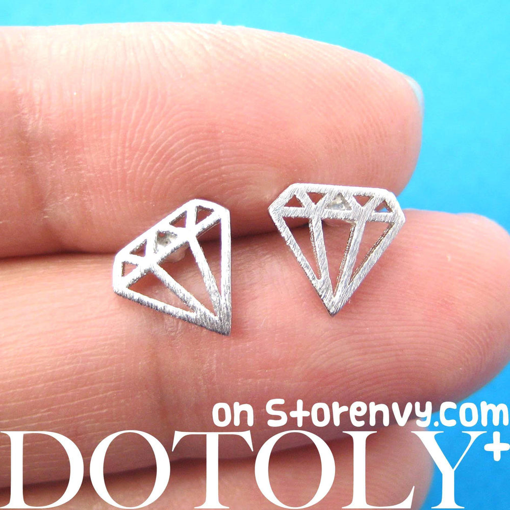 diamond-shaped-stud-earrings-in-silver