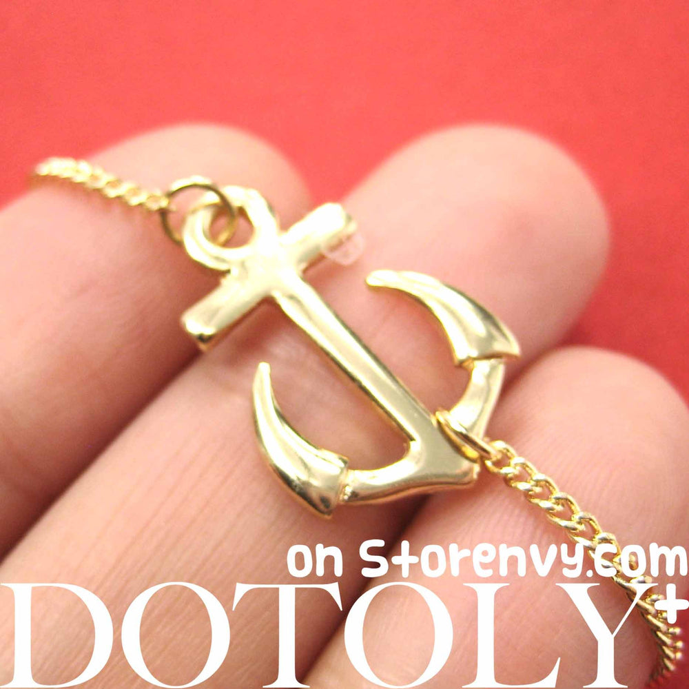 simple-anchor-nautical-navy-inspired-necklace-in-gold