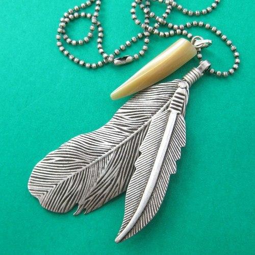 Bohemian Feather Pendant Necklace in Silver | DOTOLY | DOTOLY