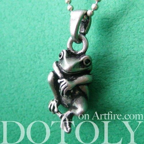 Realistic Frog Animal Pendant Necklace in Silver | Animal Jewelry | DOTOLY