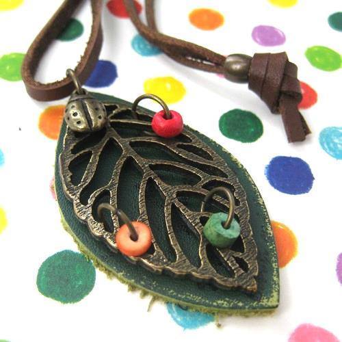 Green Nature Leaf Shaped Cut Out Pendant Necklace with Leather Details | DOTOLY