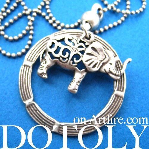 elephant-animal-hoop-round-pendant-necklace-in-silver
