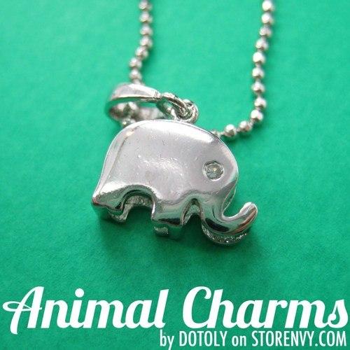 Simple Elephant Shaped Animal Charm Pendant Necklace in Silver | DOTOLY
