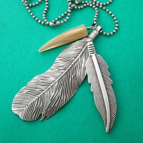 Bohemian Feather Pendant Necklace in Silver | DOTOLY | DOTOLY